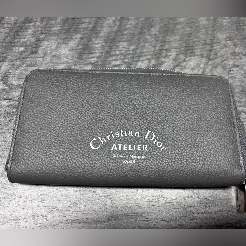 RARE - Christian Dior Atelier Zipped Wallet - 💳